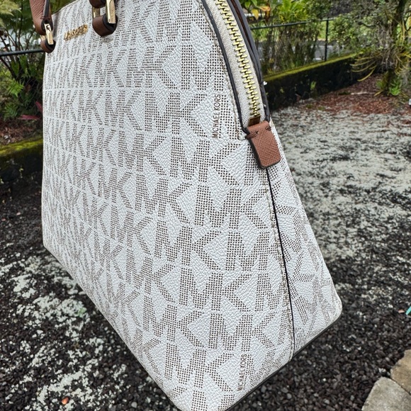 Michael Kors Signature Dome Satchel Vanilla Brown Crossbody Strap Minor Flaws - Picture 7 of 16